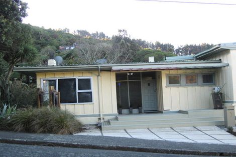 Photo of property in 5 Waikare Street, Karori, Wellington, 6012