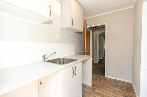Photo of property in 21 Manor Place, Bader, Hamilton, 3206
