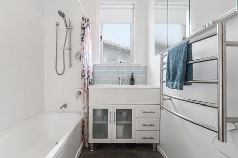 Photo of property in 66 Kingswood Road, Brookfield, Tauranga, 3110