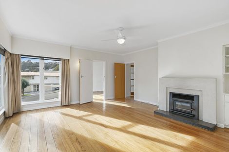 Photo of property in 4 Mana View Road, Paremata, Porirua, 5026