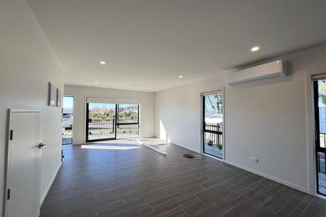 Photo of property in 1 Aramata Road, Papakura, 2110
