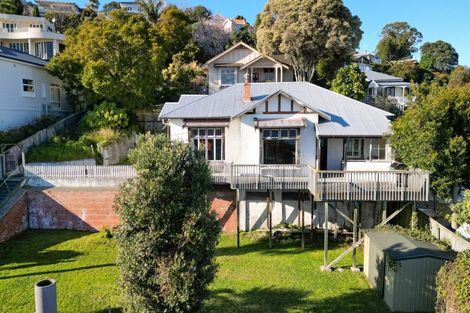 Photo of property in 33 Seapoint Road, Bluff Hill, Napier, 4110