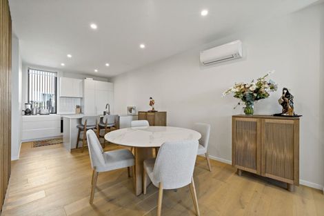 Photo of property in 3/90 Picasso Drive, West Harbour, Auckland, 0618
