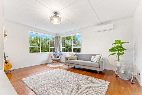 Photo of property in 921 Whangaparaoa Road, Manly, Whangaparaoa, 0930
