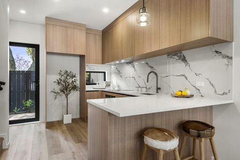 Photo of property in 16-18 Handley Avenue, Narrow Neck, Auckland, 0624