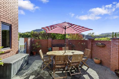 Photo of property in 17 Garrett Place, Riverstone Terraces, Upper Hutt, 5018