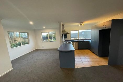 Photo of property in 22 Killygordon Place, Massey, Auckland, 0614