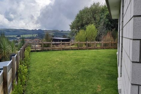 Photo of property in 1 Blackhawk Close, Kinloch, 3377