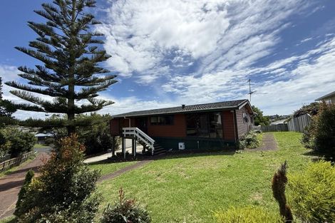 Photo of property in 6 Bronzewing Terrace, Unsworth Heights, Auckland, 0632
