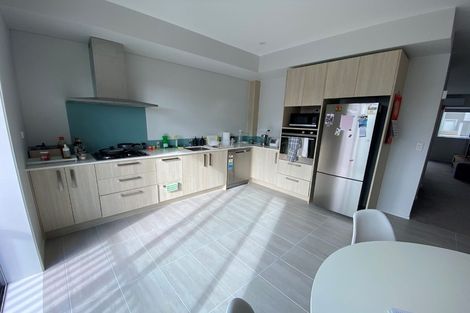 Photo of property in 6 Folkes Lane, New Lynn, Auckland, 0600