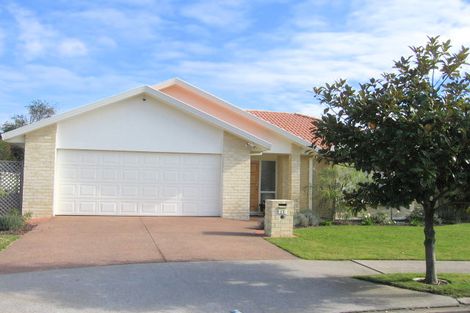Photo of property in 17 Moycullien Lane, East Tamaki Heights, Auckland, 2016
