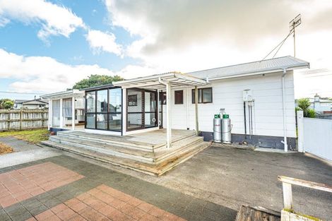 Photo of property in 29 Laird Street, Castlecliff, Whanganui, 4501