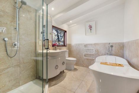 Photo of property in 21 Heuchan Lane, Wanaka, 9305