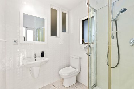 Photo of property in 2/160 Stapleford Crescent, Browns Bay, Auckland, 0630