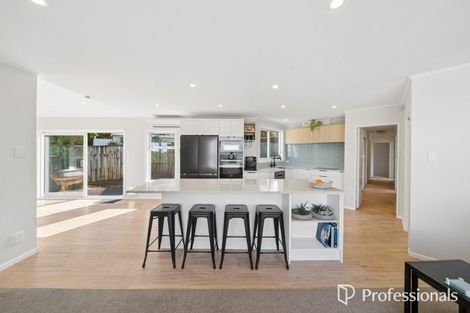 Photo of property in 24 Pekanga Road, Normandale, Lower Hutt, 5010