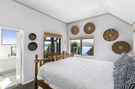 Photo of property in 5 The Crowsnest, Whitby, Porirua, 5024