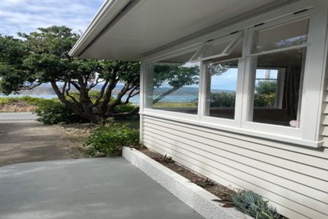 Photo of property in 190 Breaker Bay Road, Breaker Bay, Wellington, 6022