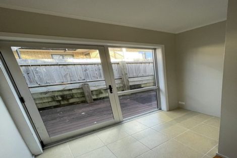 Photo of property in 94 Don Buck Road, Massey, Auckland, 0614