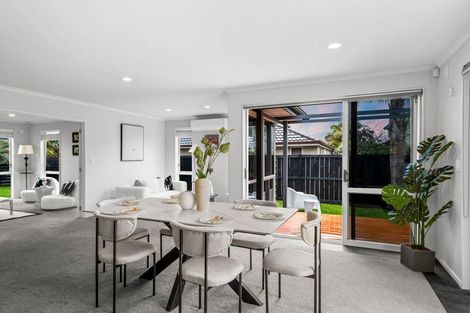 Photo of property in 18 Huntington Park Drive, Greenhithe, Auckland, 0632