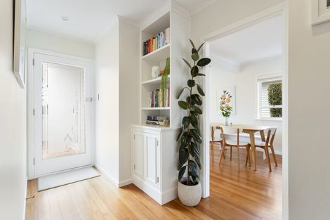 Photo of property in 31 Renata Crescent, Te Atatu Peninsula, Auckland, 0610