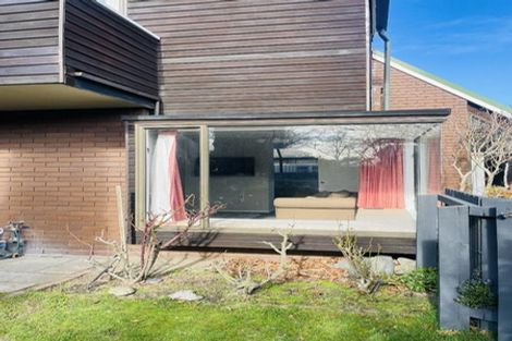 Photo of property in 2/35 Solway Avenue, Ilam, Christchurch, 8041