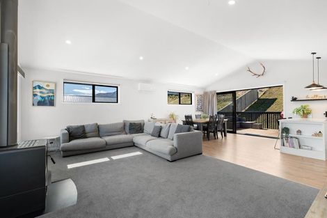 Photo of property in 31 Muster Road, Jacks Point, 9371