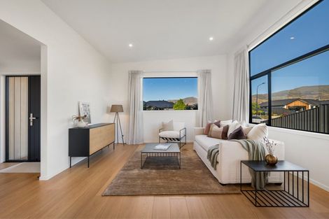 Photo of property in 7 Travertine Street, Cromwell, 9310