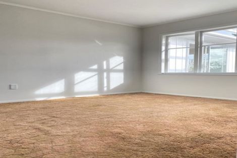 Photo of property in 47 Royal View Road, Te Atatu South, Auckland, 0610