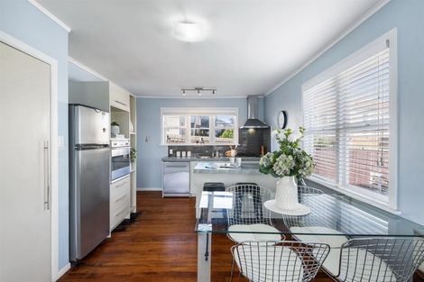 Photo of property in 1/62 Roberts Road, Glenfield, Auckland, 0629