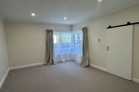 Photo of property in 8 Karaka Street, Hokowhitu, Palmerston North, 4410