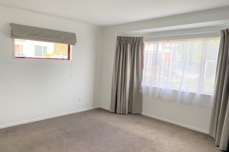 Photo of property in 20 Ted Gilberd Place, Newlands, Wellington, 6037