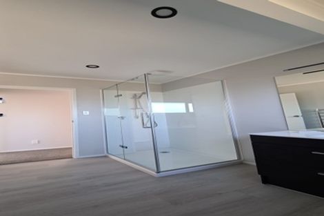 Photo of property in 2/25 Sartors Avenue, Northcross, Auckland, 0630