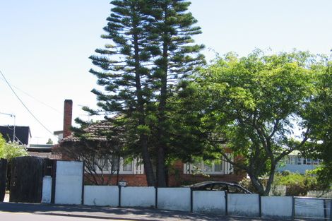 Photo of property in 2/157 Onewa Road, Birkenhead, Auckland, 0626