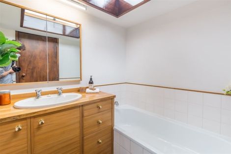 Photo of property in 76b Memorial Avenue, Ilam, Christchurch, 8053