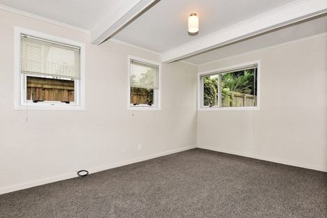 Photo of property in 25 Graham Avenue, Te Atatu Peninsula, Auckland, 0610
