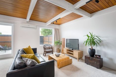 Photo of property in 2/62 Picton Avenue, Riccarton, Christchurch, 8011