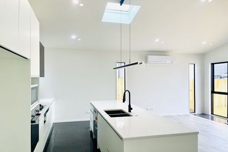 Photo of property in 17 Cronshaw Road, Karaka, 2113