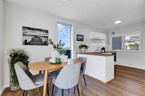 Photo of property in 38d Breakwater Road, Moturoa, New Plymouth, 4310