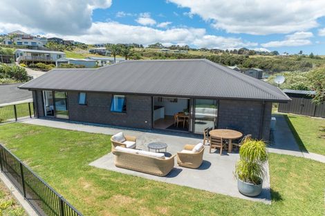 Photo of property in 9 Loke Crescent, Coopers Beach, 0420