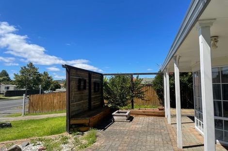 Photo of property in 47 Riverton Drive, Randwick Park, Auckland, 2105