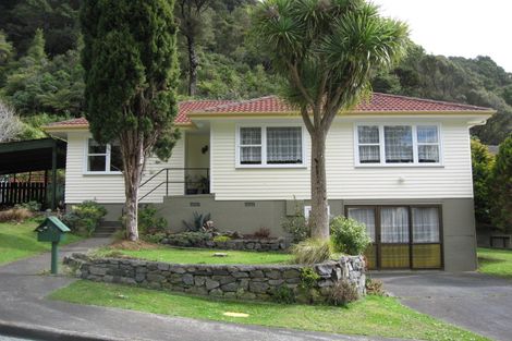 Photo of property in 54 Kowhai Street, Wainuiomata, Lower Hutt, 5014