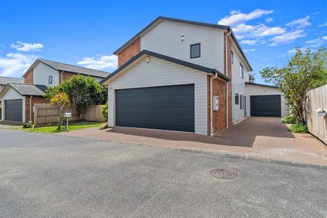 Photo of property in 43 Tiri Tiri Road, Birkdale, Auckland, 0626