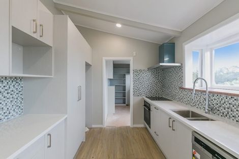 Photo of property in 16 Helena Street, Massey, Auckland, 0614