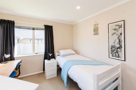 Photo of property in 163 Pacific Drive, Fitzherbert, Palmerston North, 4410
