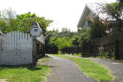 Photo of property in 2/1 Kohanga Road, Mangere Bridge, Auckland, 2022