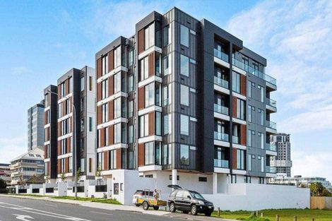 Photo of property in Frank Sargeson Apts, 404/74 Anzac Street, Takapuna, Auckland, 0622