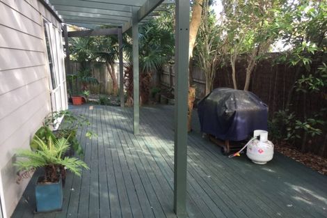 Photo of property in 18b Holiday Road, Stanmore Bay, Whangaparaoa, 0932