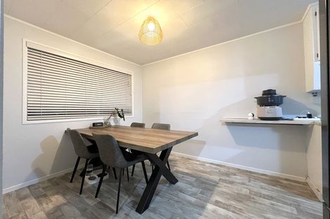 Photo of property in 2 Surman Place, Glen Eden, Auckland, 0602