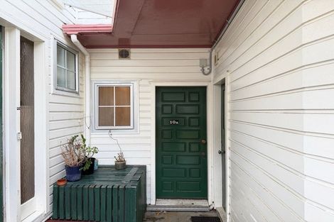 Photo of property in 10 Westview Grove, Miramar, Wellington, 6022