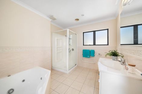 Photo of property in 3 Hetsby Place, Churton Park, Wellington, 6037